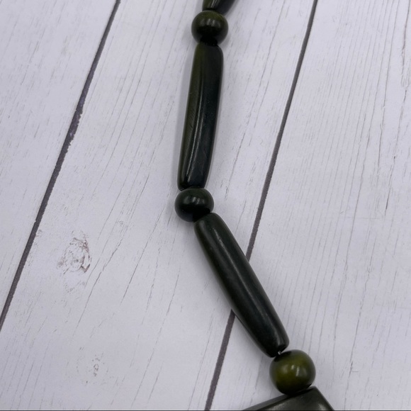 Necklace Dark Green Marbled Acrylic Pentagon Shaped Barrel Clasp 18" - Picture 9 of 10